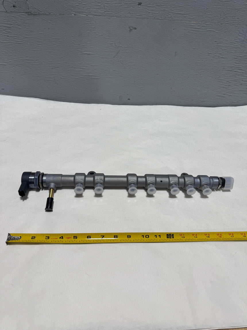 2011-2019 Ford F-250 F-350 6.7 Diesel Driver Side Fuel Rail OEM