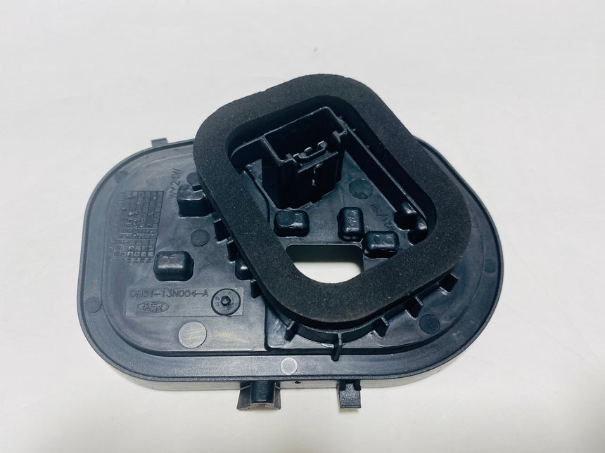 2013-2015 Ford C-Max Passenger Side Tail Light Lamp Bulb Holder Socket