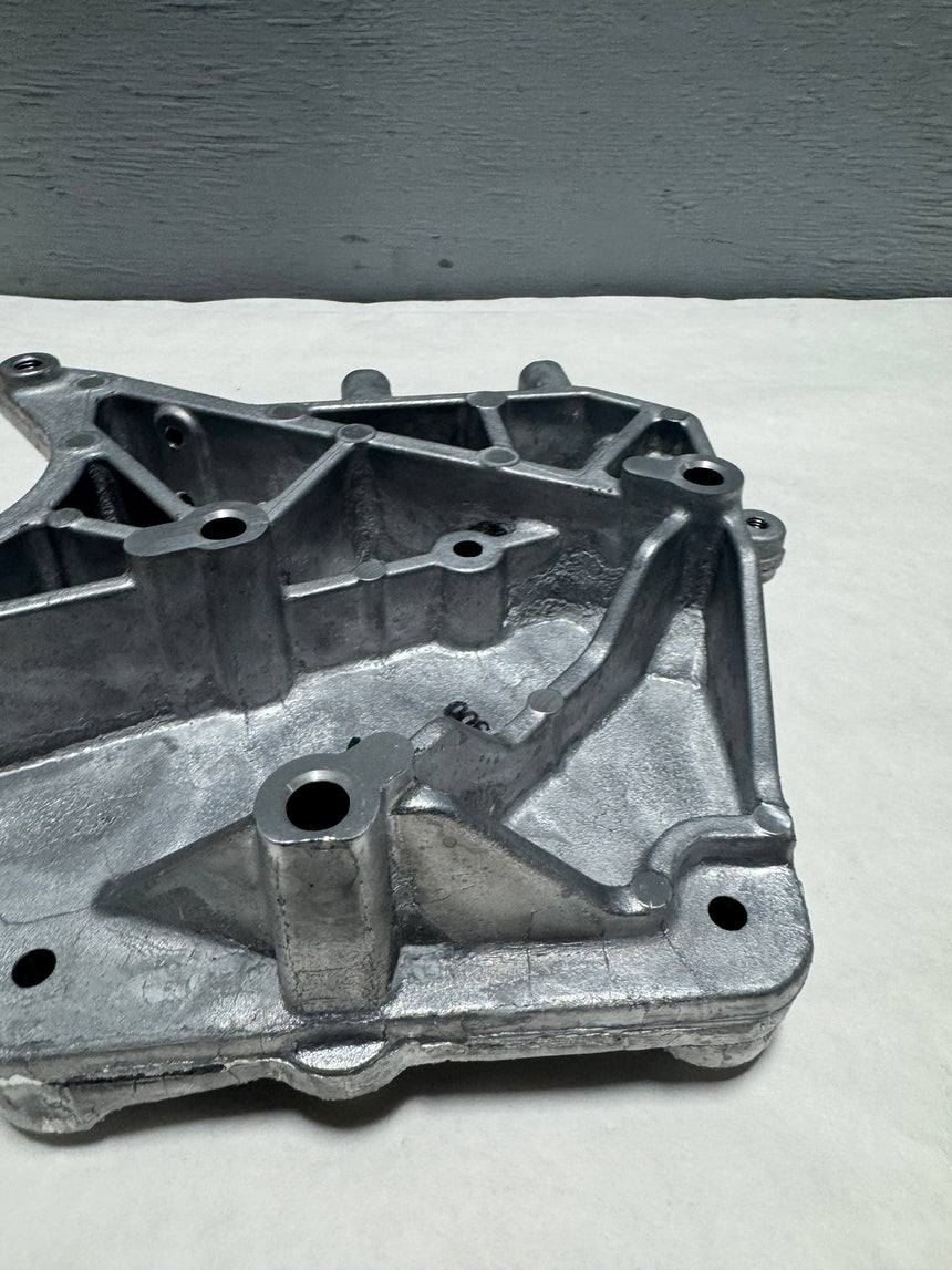 2013-2016 Silverado Sierra 2500 HD 6.6 Diesel Passenger Side Alternator Mount Bracket OEM