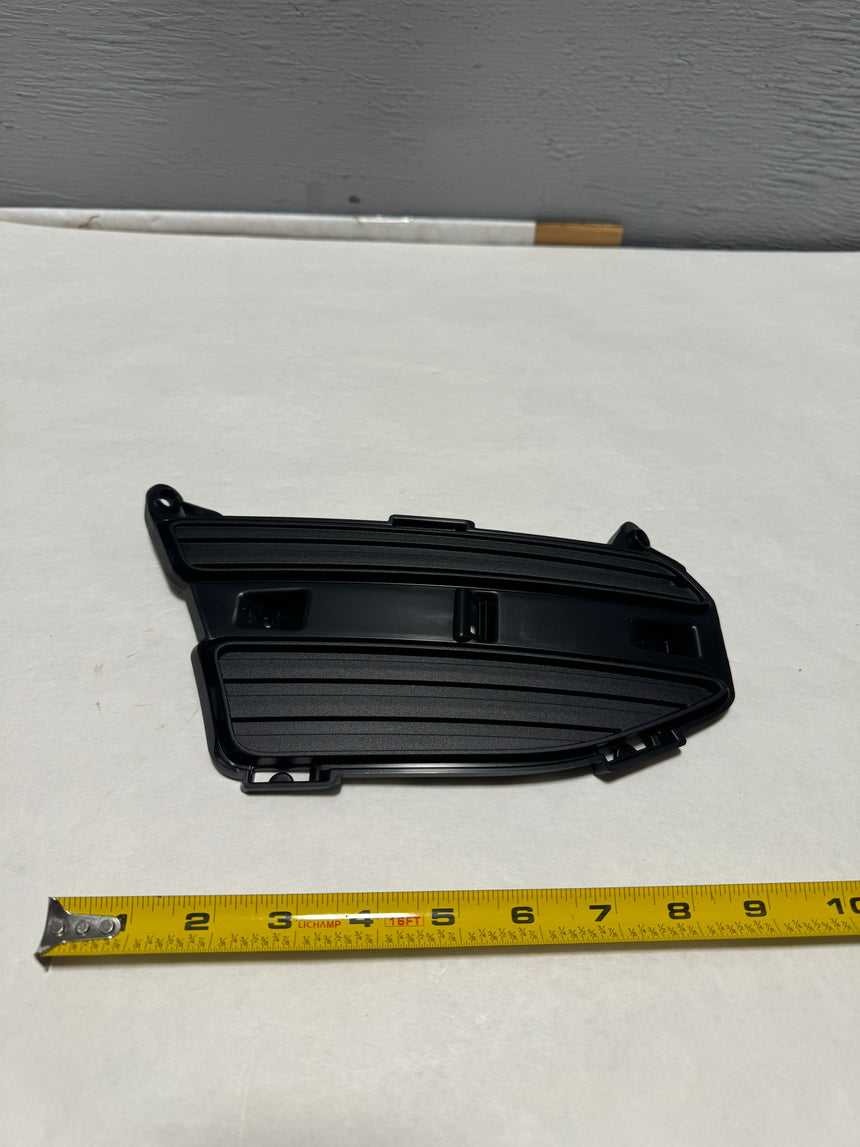 2014-2016 Kia Sportage Passenger Side Fog Lamp Molding Outer Grille Lower Support