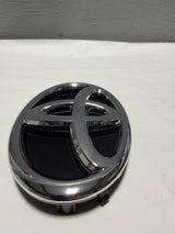 2014-2016 Toyota Highlander Non Hybrid Grille Emblem W/O adaptive Cruise OEM