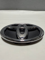 2014-2016 Toyota Highlander Non Hybrid Grille Emblem W/O adaptive Cruise OEM