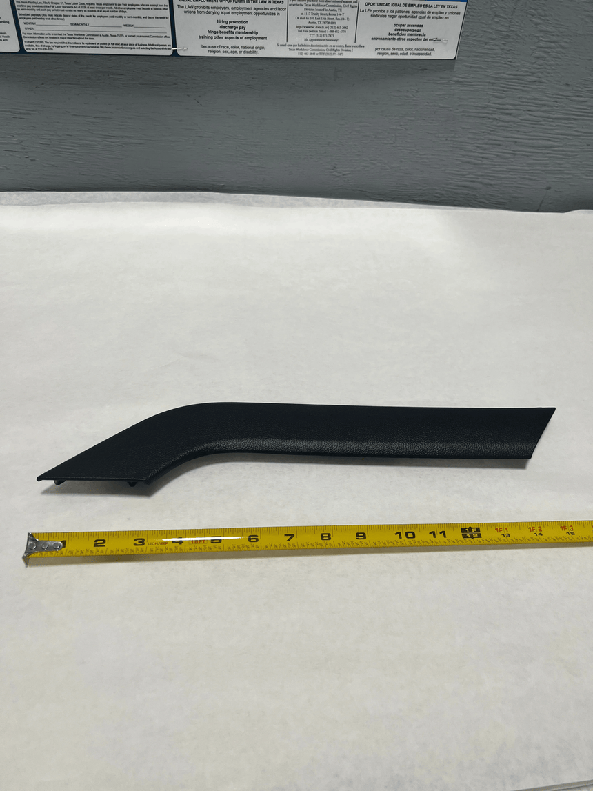 2014-2019 Chevrolet Silverado Front Passenger Door Panel Trim Molding