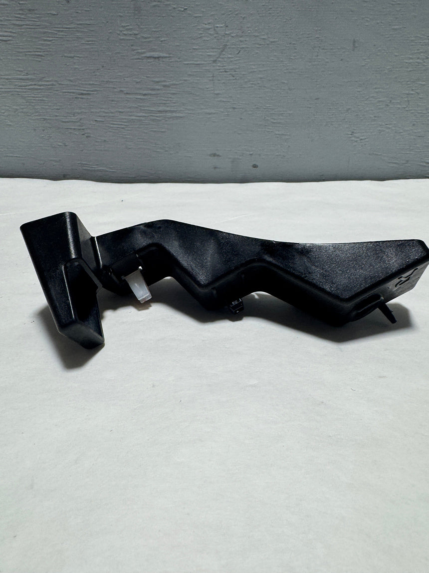 2014-2019 Kia Soul Front Bumper Passenger Side Lower Cover Bracket OEM