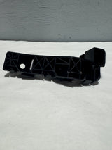 2014-2019 Kia Soul Front Bumper Passenger Side Lower Cover Bracket OEM