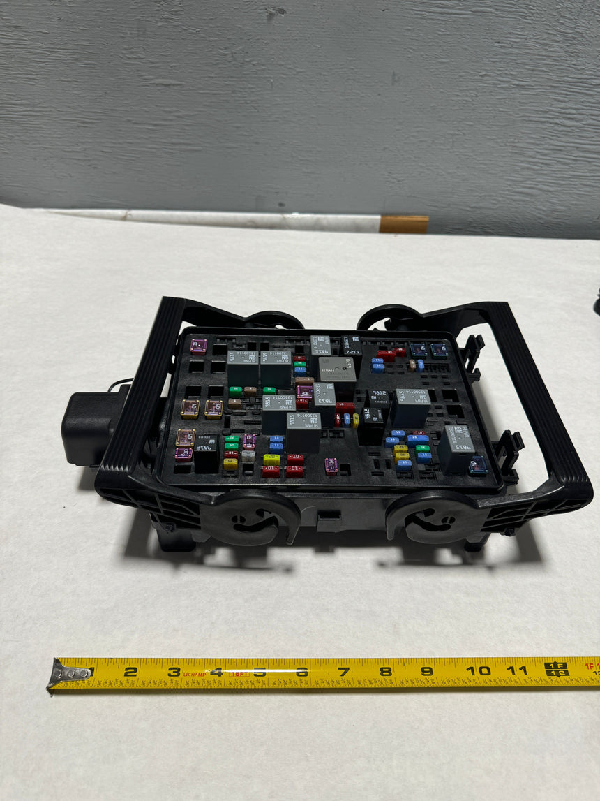 2014-2019 Silverado Sierra 6.0 Engine Under Hood Fuse Box - Without E-Assist Only