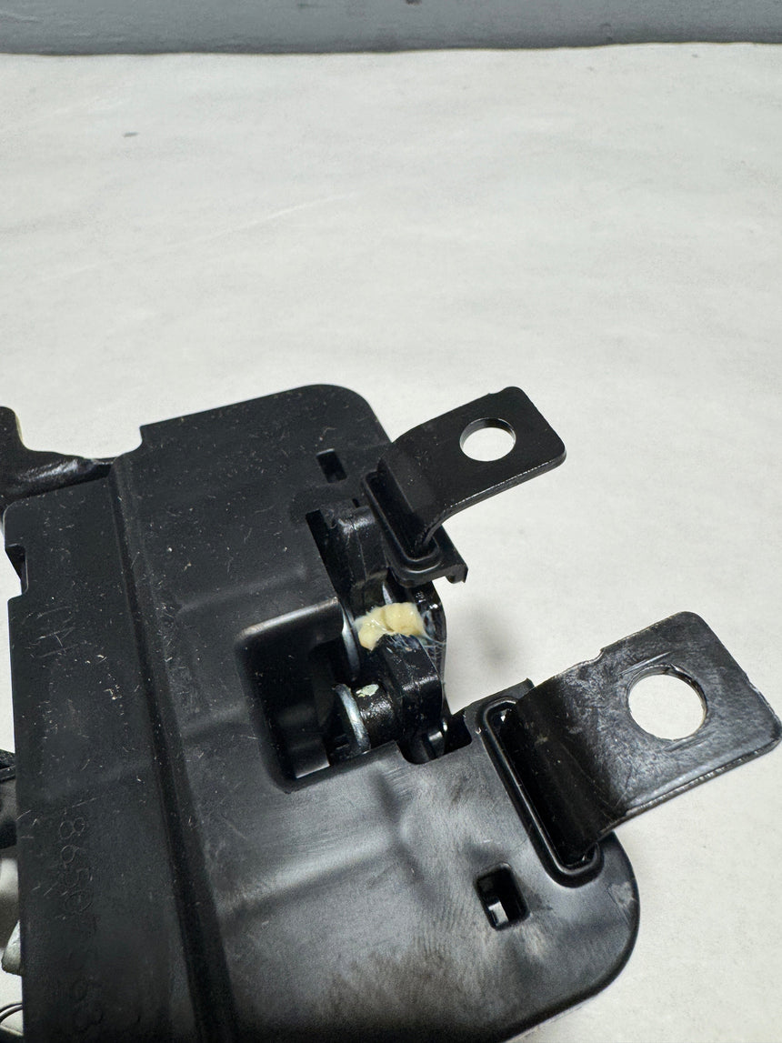 2015-2024 Tahoe Yukon Escalade Tail Gate Window Latch Actuator Genuine OEM