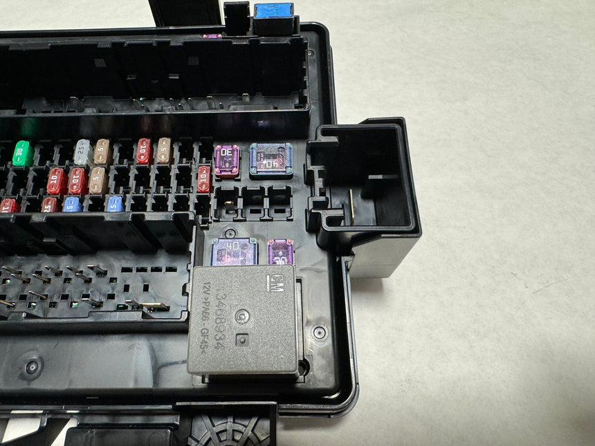 2016-2017 Camaro Rear Fuse Box Number On Current Box Must Be 4726