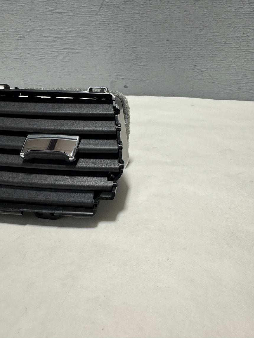 2016-2019 Ford Explorer Dual Center Dash Air Vent OEM