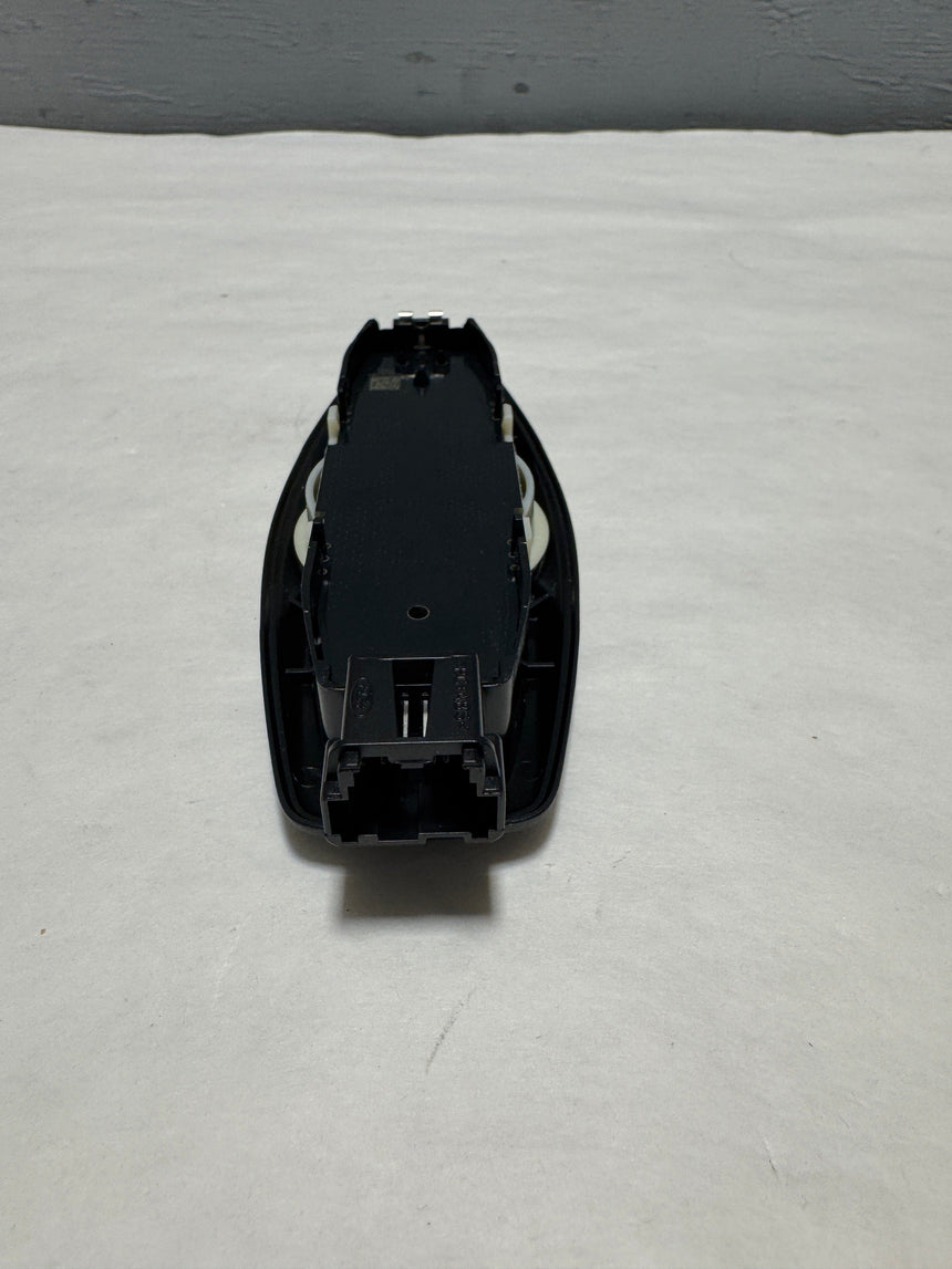 2016-2019 Ford Explorer W/O Sunroof 2nd Row Dome Reading Light OEM