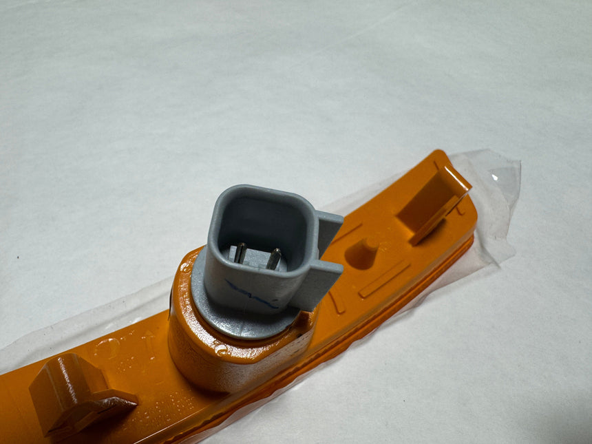 2016-2020 Chevrolet Camaro Front Driver Side Orange Side Marker Lamp Genuine OEM