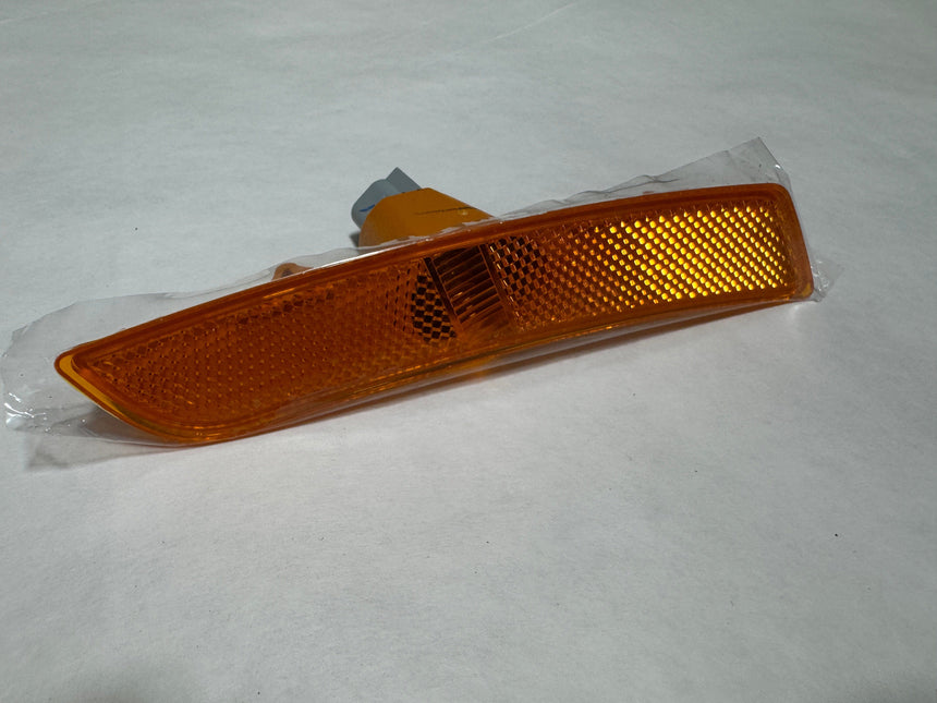 2016-2020 Chevrolet Camaro Front Driver Side Orange Side Marker Lamp Genuine OEM