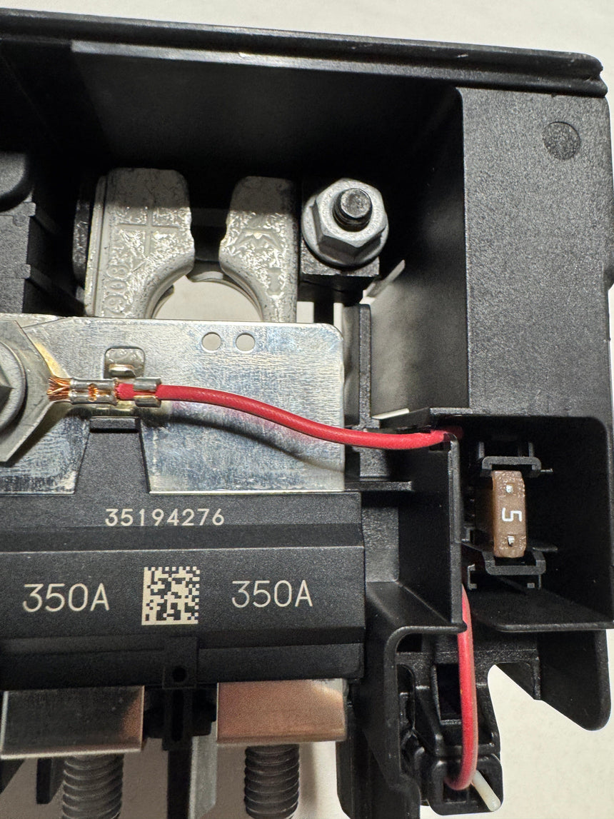 2016-2024 Chevrolet Malibu Battery Distribution Engine Fuse Breaker Block OEM New