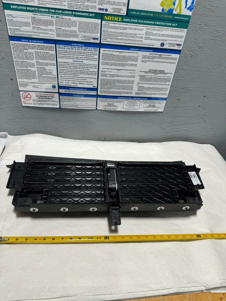 2017-2019 GMC Acadia 2.5 Front Bumper Shutter OEM New