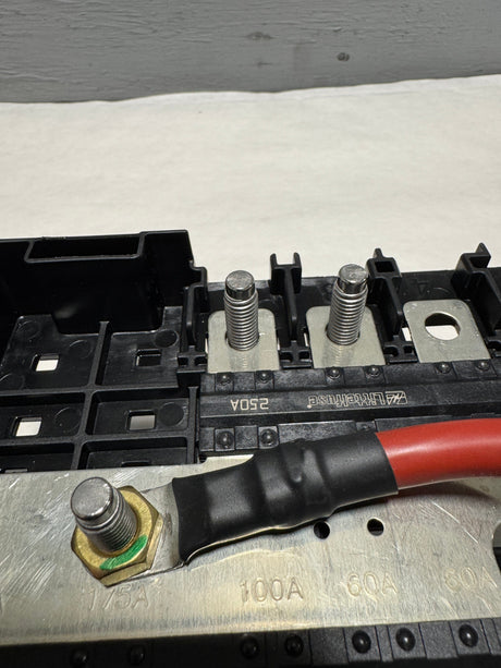 2017-2019 Silverado Sierra 6.6 Diesel Battery Fuse Block For Dual Alternators Only