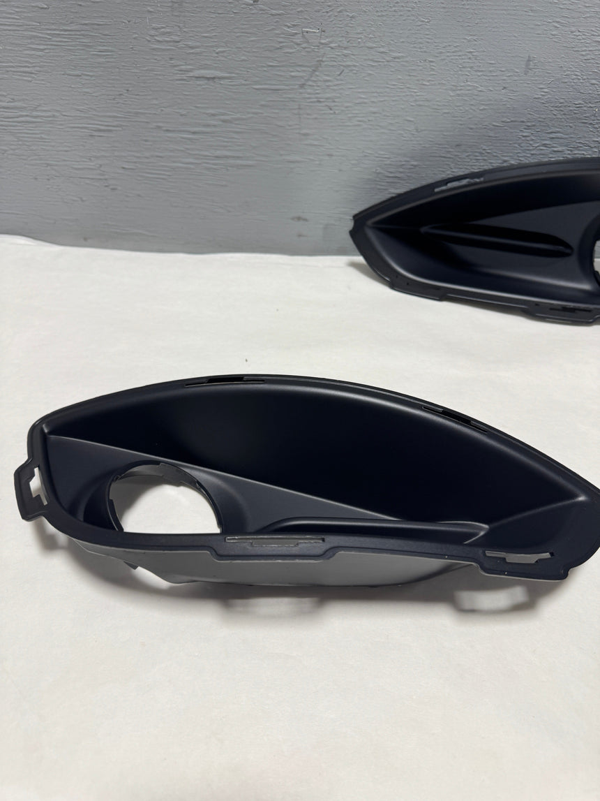 2017-2020 Chrysler Pacifica Left & Right Side Fog Light Lamp Bezels OEM
