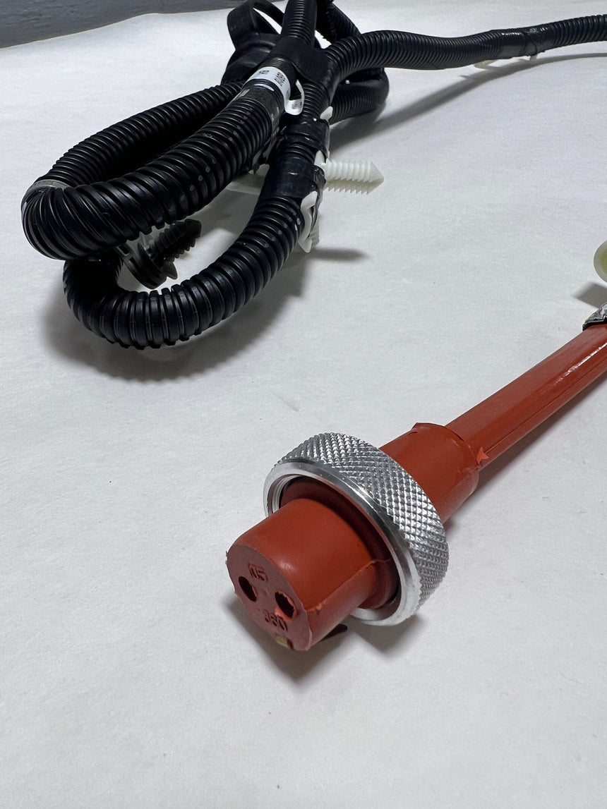 2017 Ford F-150 With 5.0 Engine Cord and Plug For Engine Block Heater.