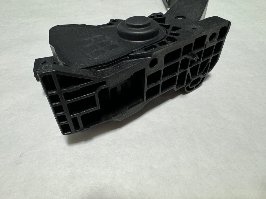 2018-2020 Buick Regal Sportback or TourX Accelerator Pedal With Sensor OEM