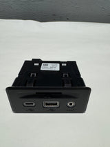 2018-2024 GMC Terrain USB / Memory Card Auxiliary Input Receptacle Genuine OEM