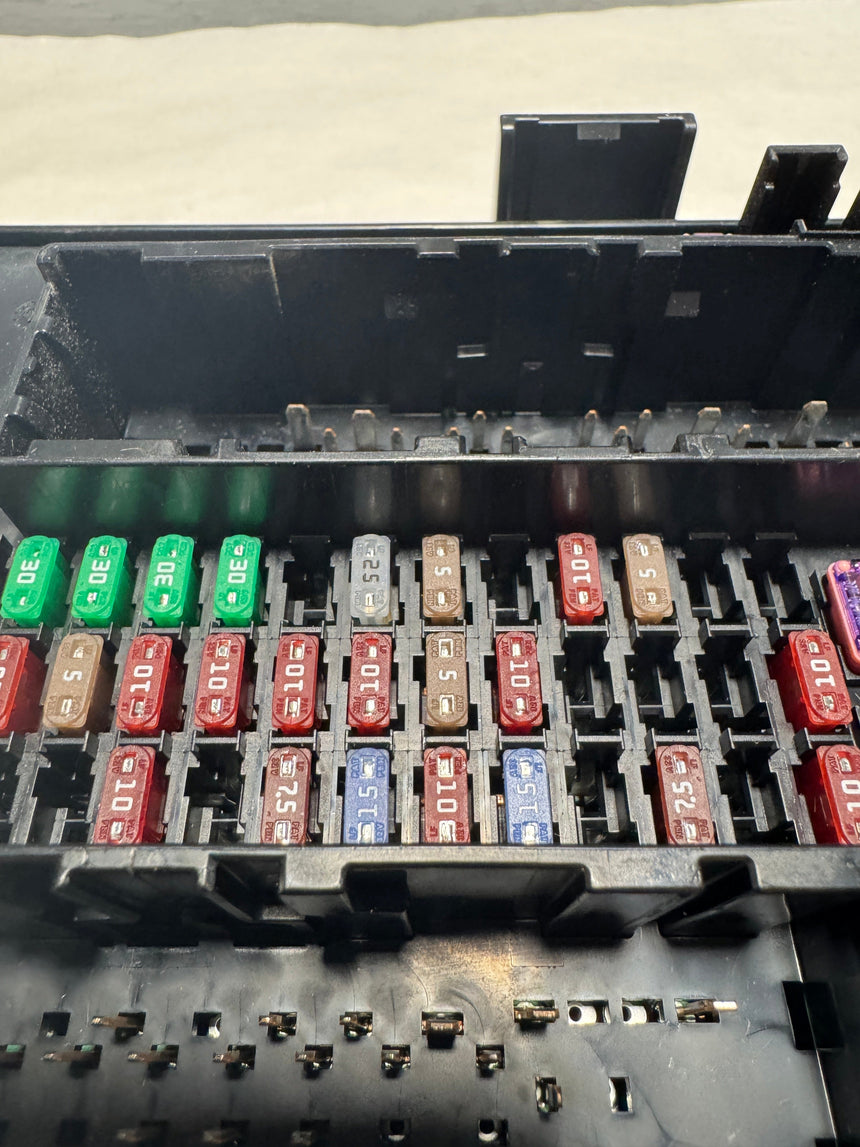 2018 Camaro Rear Body Fuse Box Junction Block 7108 On Your Box