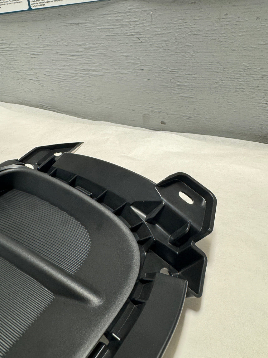 2019-2020 Kia Sorento Fog Lamp Trim Bezel Passenger Side OEM