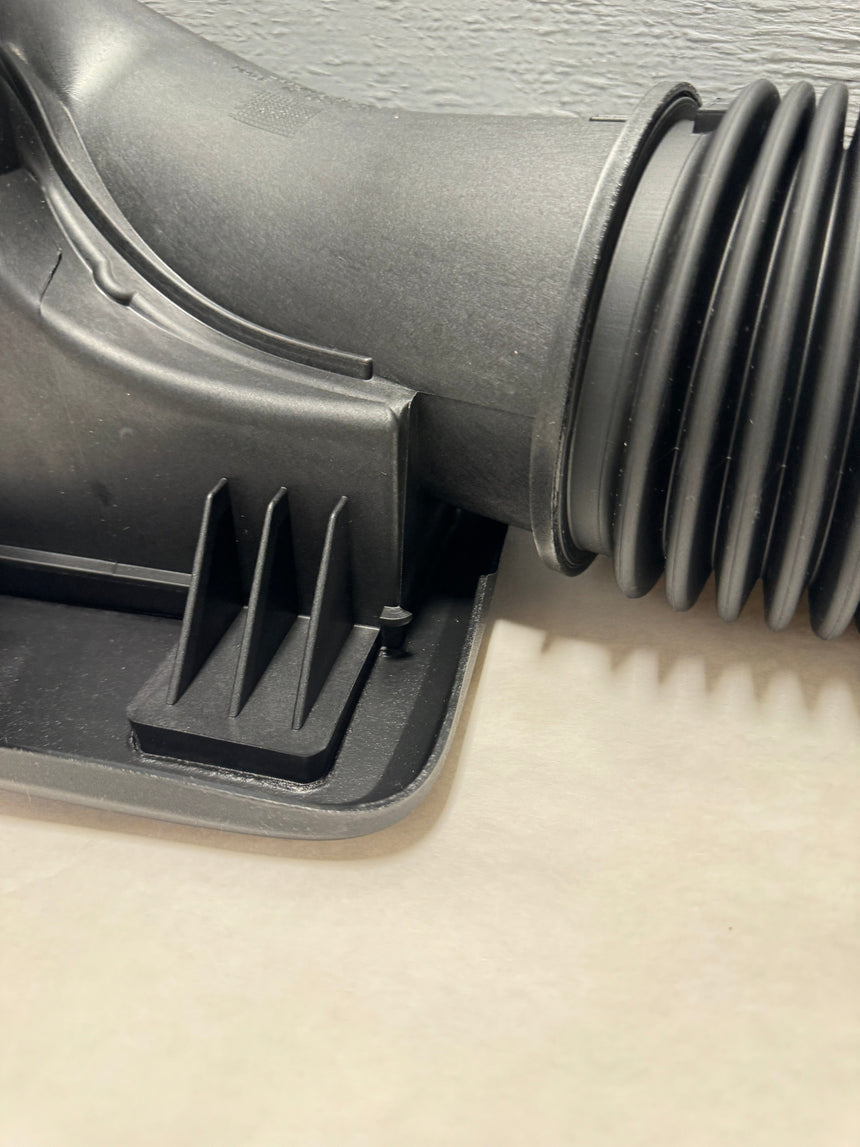 2019-2025 Silverado Sierra 1500 5.3 Engine Air Intake Outlet Duct OEM
