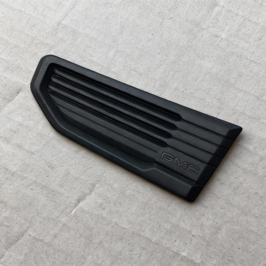 2019-2025 GMC Sierra 1500 Passenger Side Front Fender Vent Emblem OEM