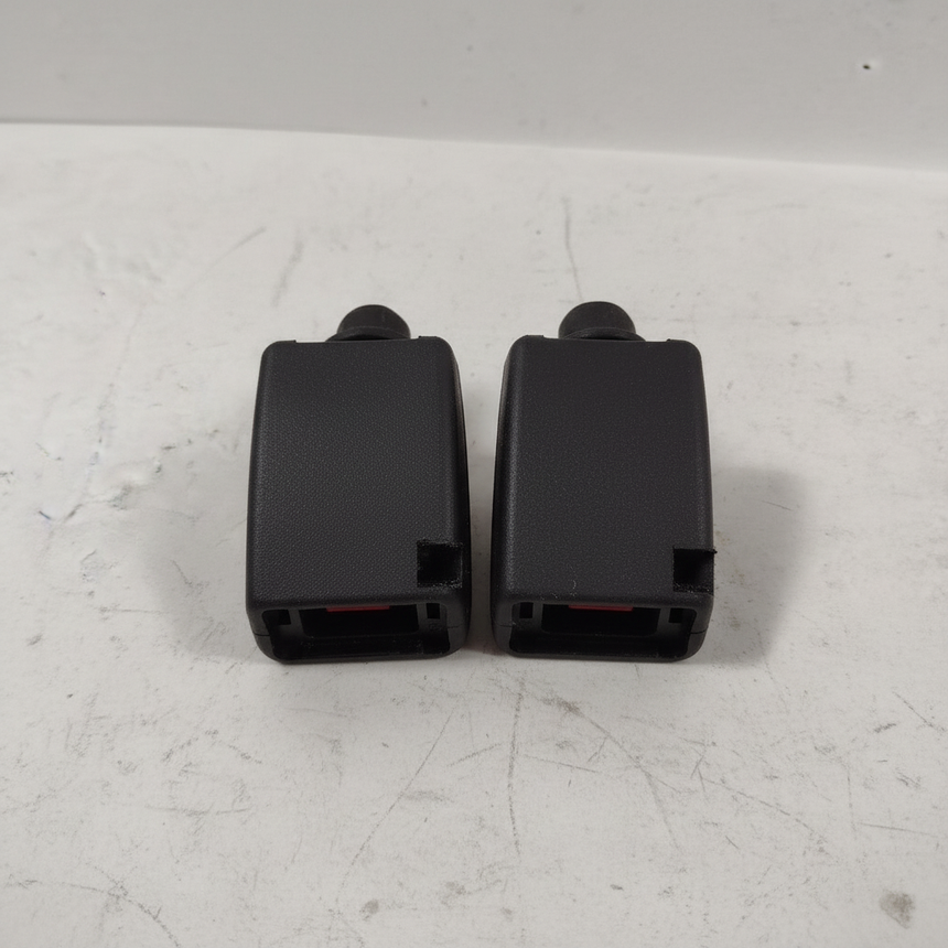 2019-2025 Silverado Sierra Rear 2nd Row Passenger Side Seat Belt Buckle OEM