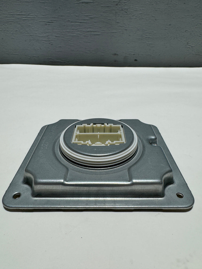 2020-2022 Ford F-250 F-350 (1) Head Lamp Light Ballast Module
