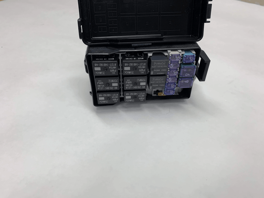 2020-2022 Ford Super Duty F-250 F-350 Upfitter Fuse & Relay Panel