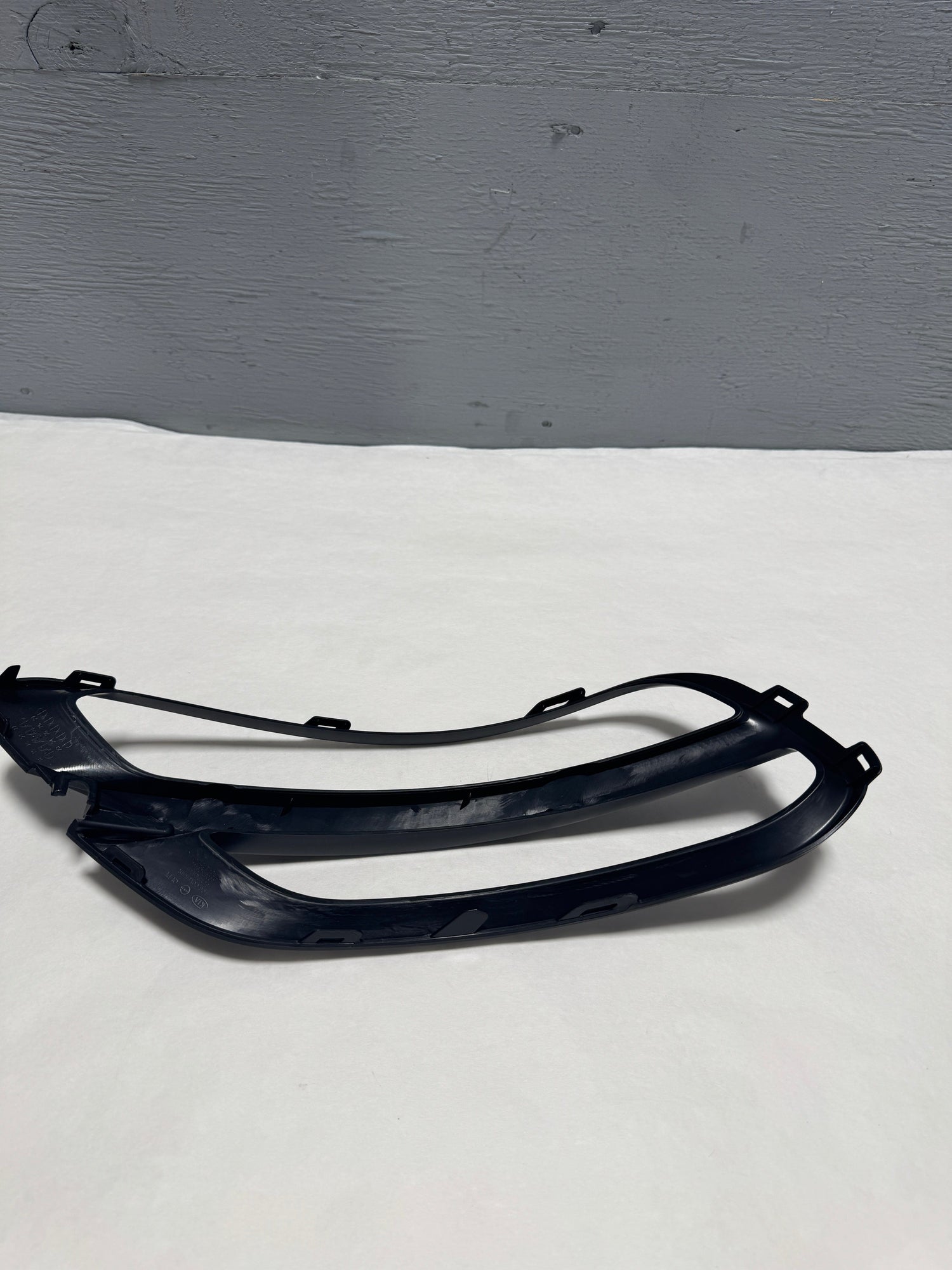 2020-2022 Kia Sportage Driver Side Rear Bumper Reverse Light Lamp Bezel Trim For park Assist Equipped Only