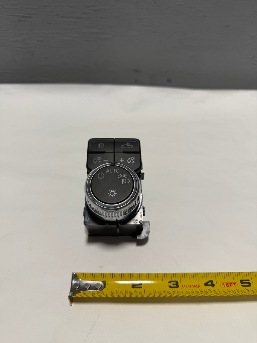 2020-2024 GMC Sierra 2500 3500 HeadLight Switch W/O Perimeter Lighting with Fog Lamps OEM