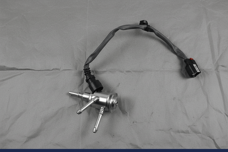 2020-2025 Chevrolet Silverado GMC Sierra 2500 3500 HD 6.6L DEF Diesel Exhaust Fluid Injector OEM