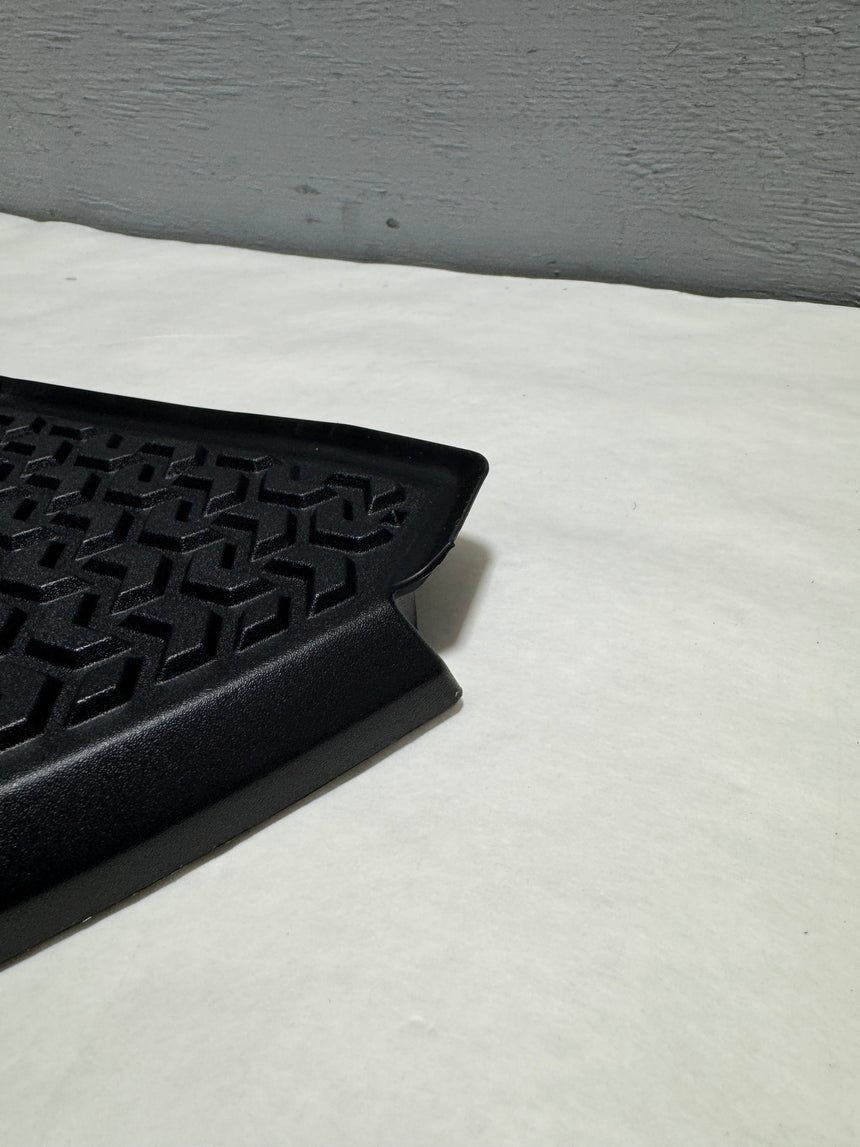 2020-2025 Silverado Sierra 2500 3500 Passenger Side Front Bed Step Insert Genuine OEM