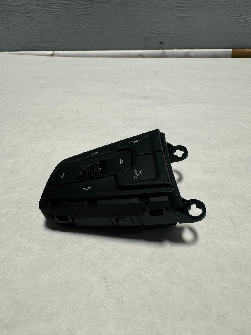2021-2022 Tahoe or Suburban Steering Wheel Radio Control Switches (Right) OEM