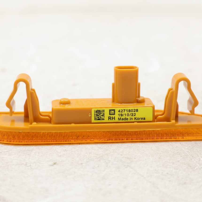 2020-26 Buick Encore GX Genuine OEM Passenger Side Front Marker Lamp Macro Crop 2