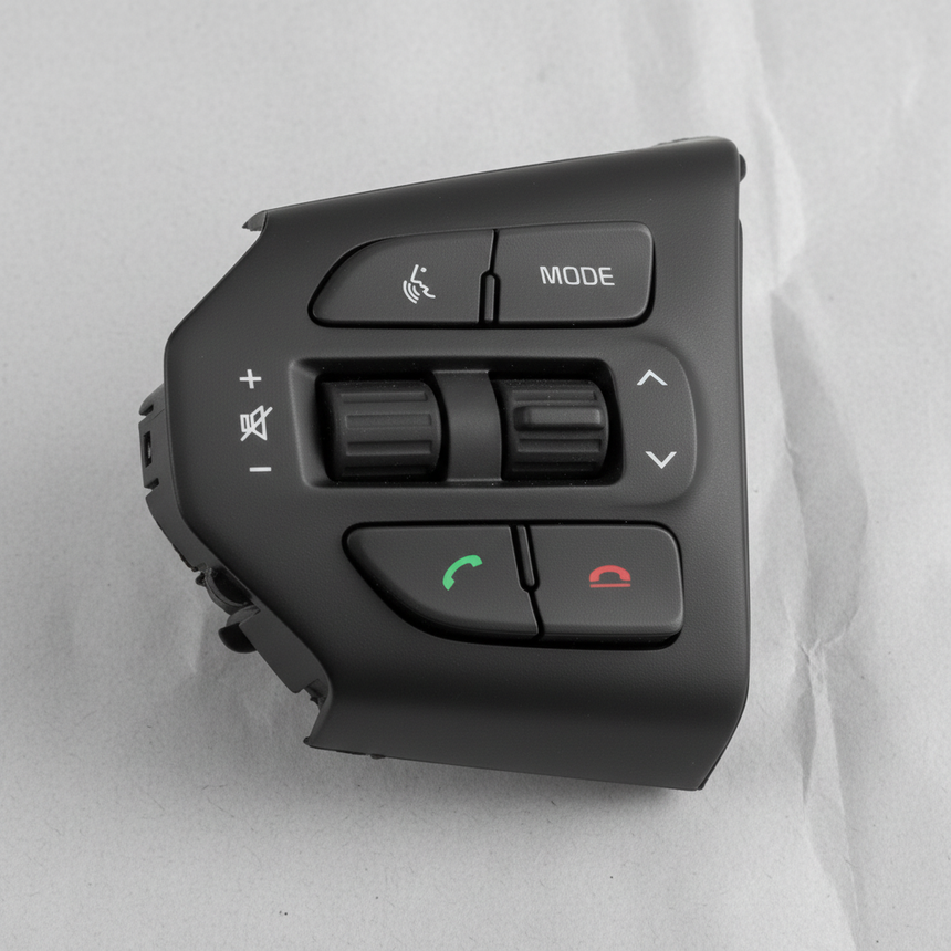 2015-2018 Kia Sedona Steering Wheel Audio Control Switch - Middle Detail