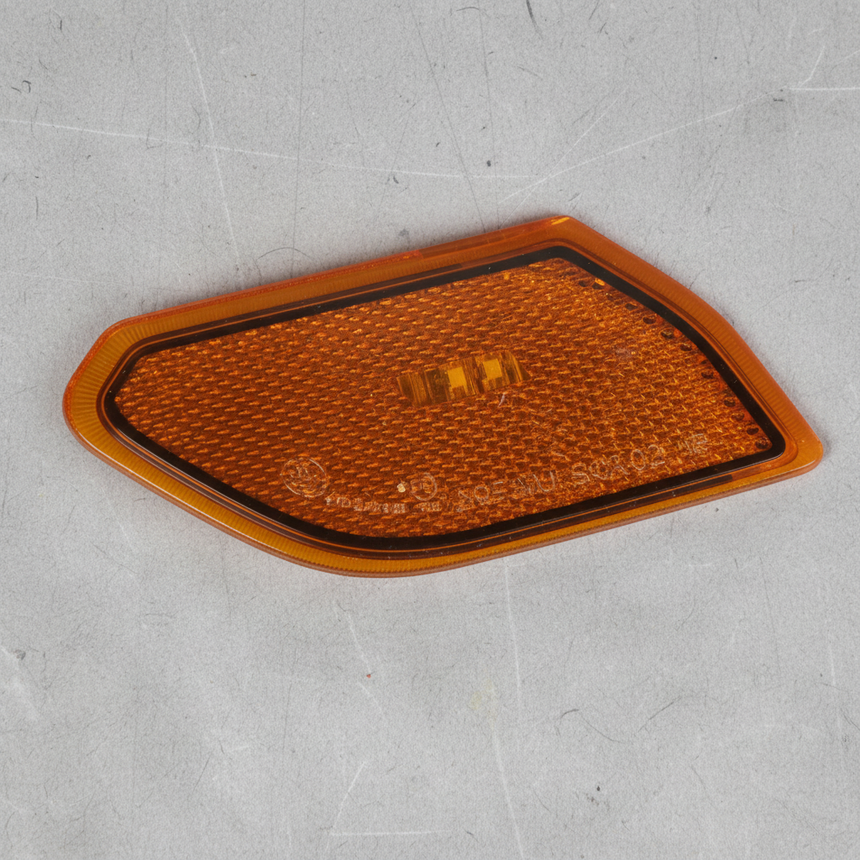 2018-2026 Jeep Wrangler Gladiator Front Passenger Side Marker Lamp OEM - Macro Crop