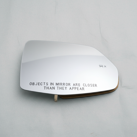 2019-2026 Chevrolet Blazer Passenger Side Mirror Glass Auto Dimming OEM - Middle Macro Crop