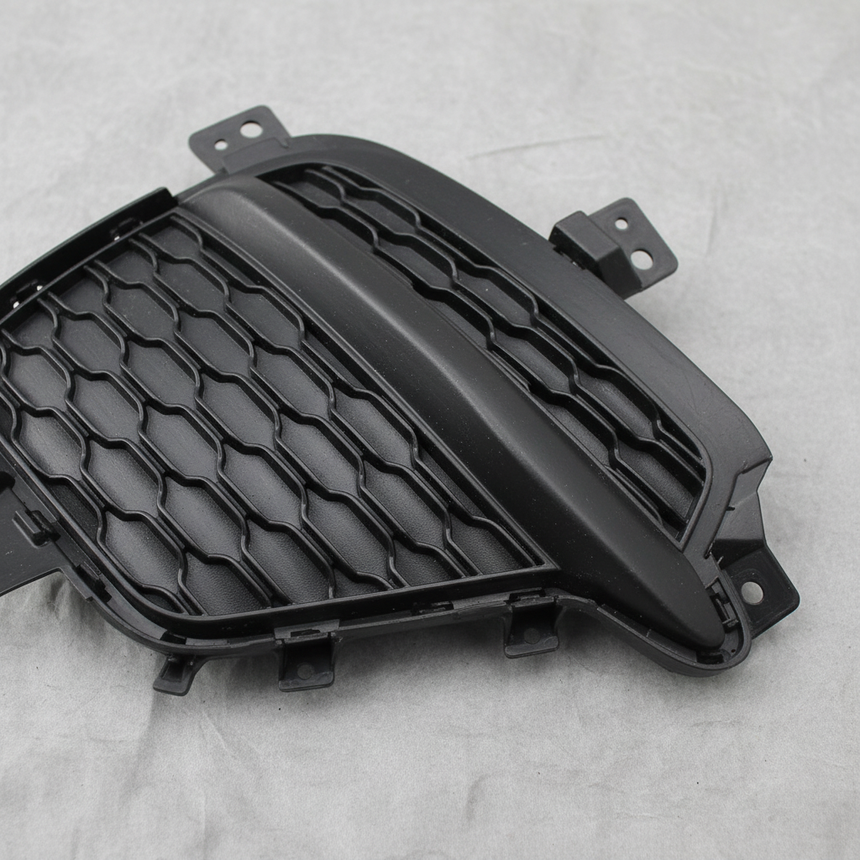 2022-2026 Jeep Grand Cherokee Fog Lamp Cover Passenger Side Genuine OEM - Middle Detail