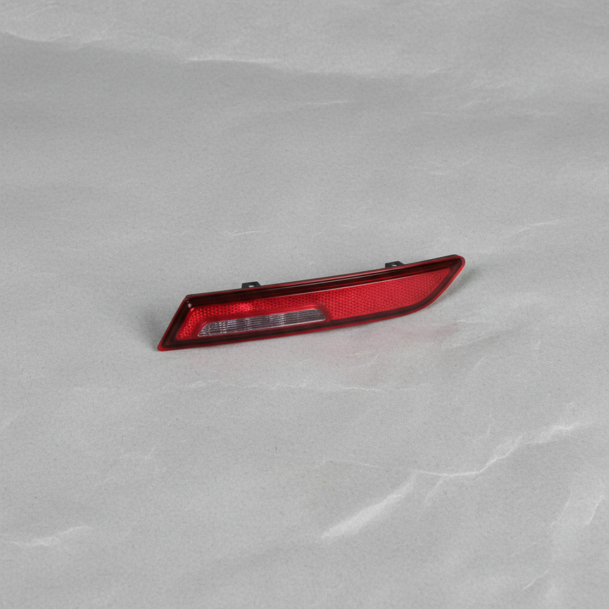 2021-2025 Tahoe Suburban Yukon Yukon XL Passenger Side Rear Bumper Reflector OEM