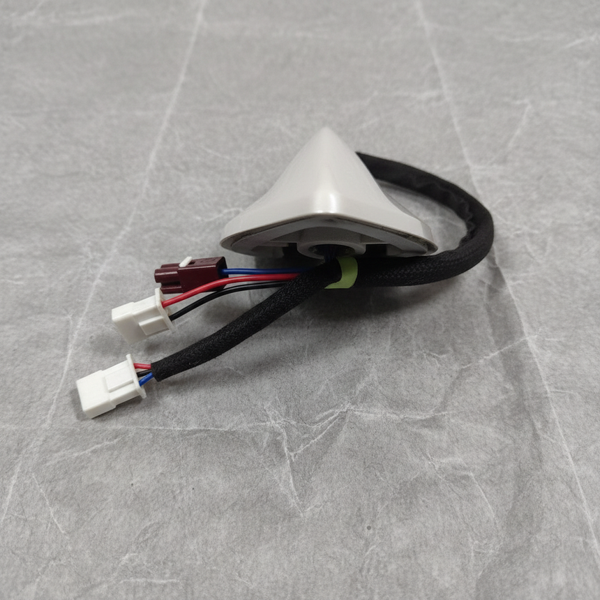 GM Antenna - Bottom Detail 1