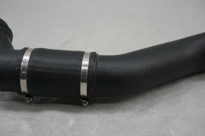 Intercooler Outlet Pipe - Middle Section Detail