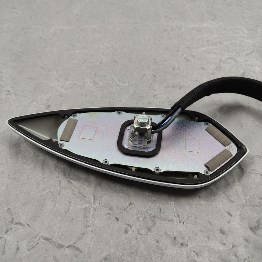 GM Antenna - Middle Detail 2