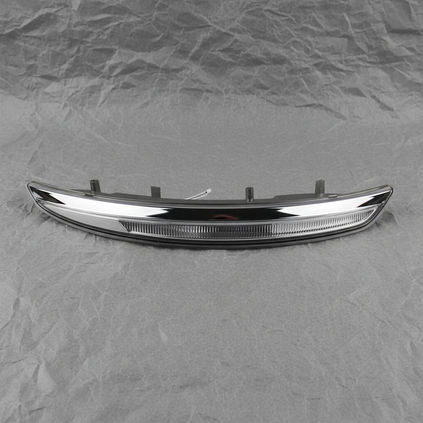 2007-2010 VW Touareg OEM Passenger Side Mirror Turn Signal Lamp